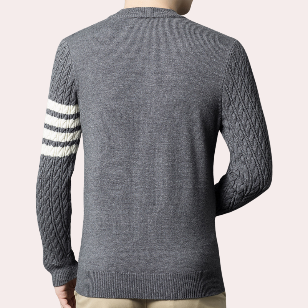 Varm strikket herresweater